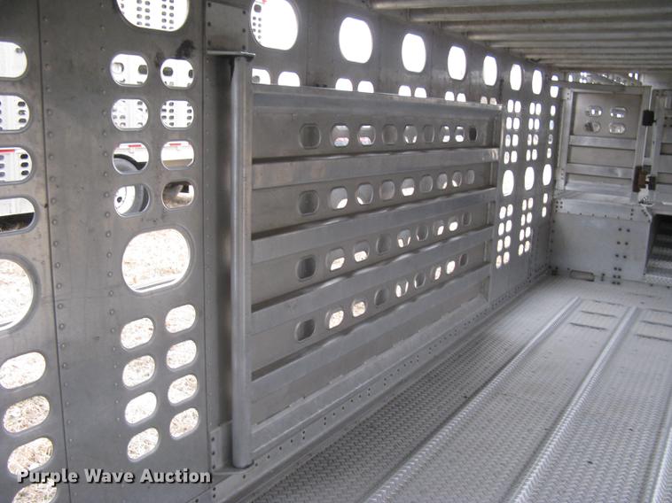 image for item DC1339 2010 Wilson Silver Star PSDCL-402 livestock trailer
