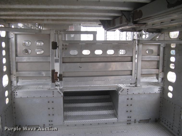 image for item DC1339 2010 Wilson Silver Star PSDCL-402 livestock trailer