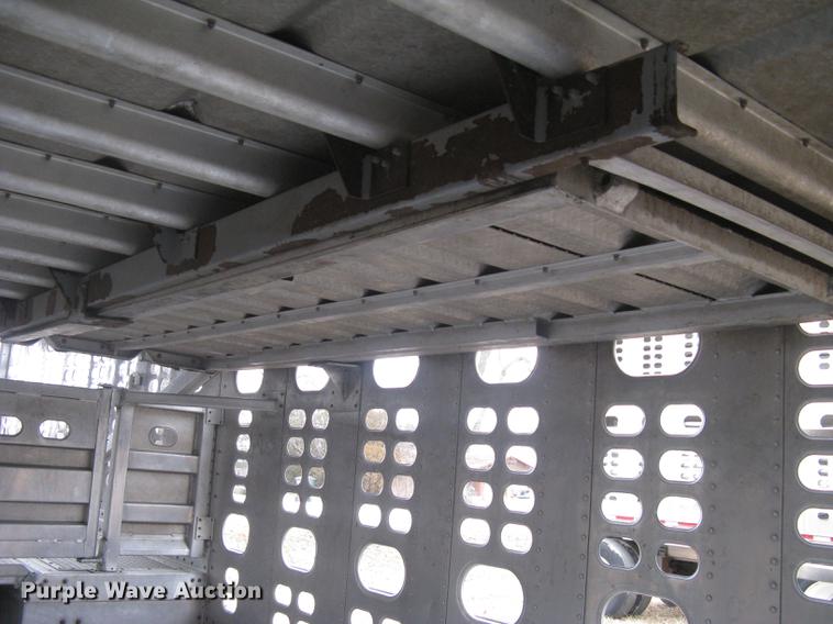 image for item DC1339 2010 Wilson Silver Star PSDCL-402 livestock trailer