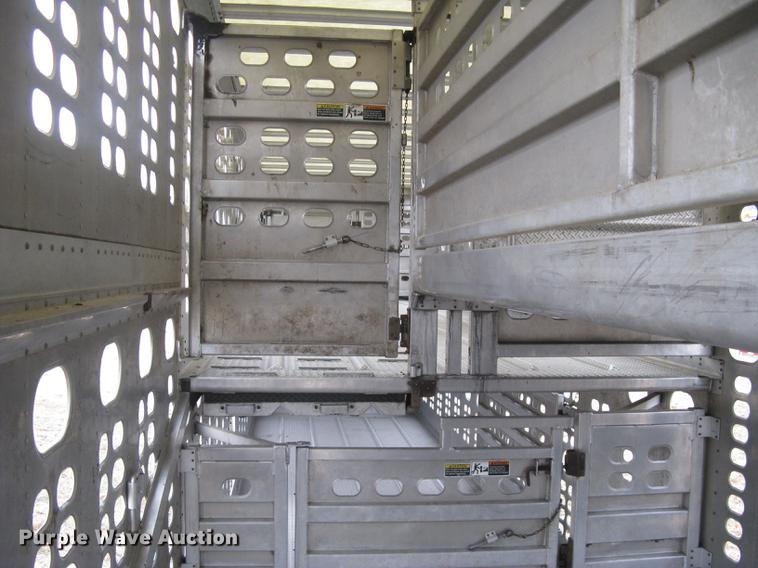 image for item DC1339 2010 Wilson Silver Star PSDCL-402 livestock trailer