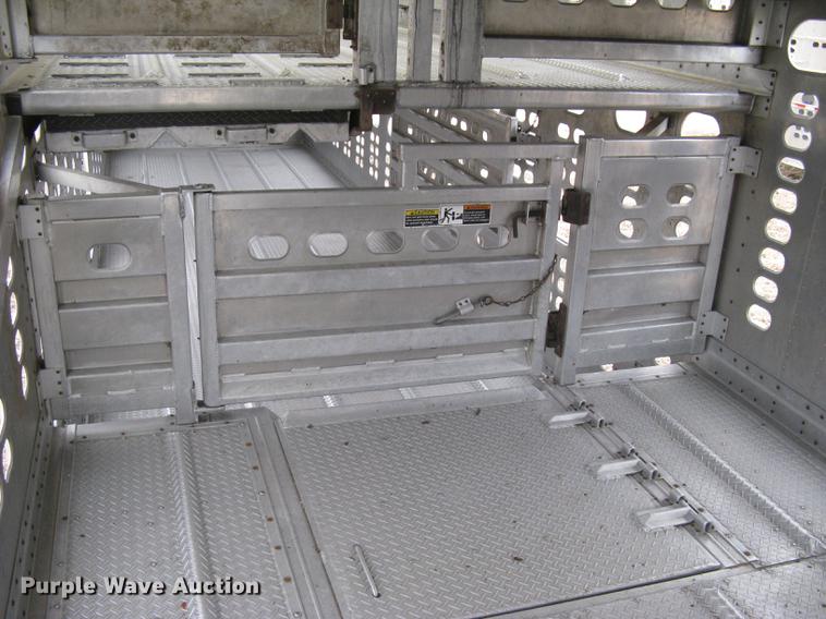 image for item DC1339 2010 Wilson Silver Star PSDCL-402 livestock trailer