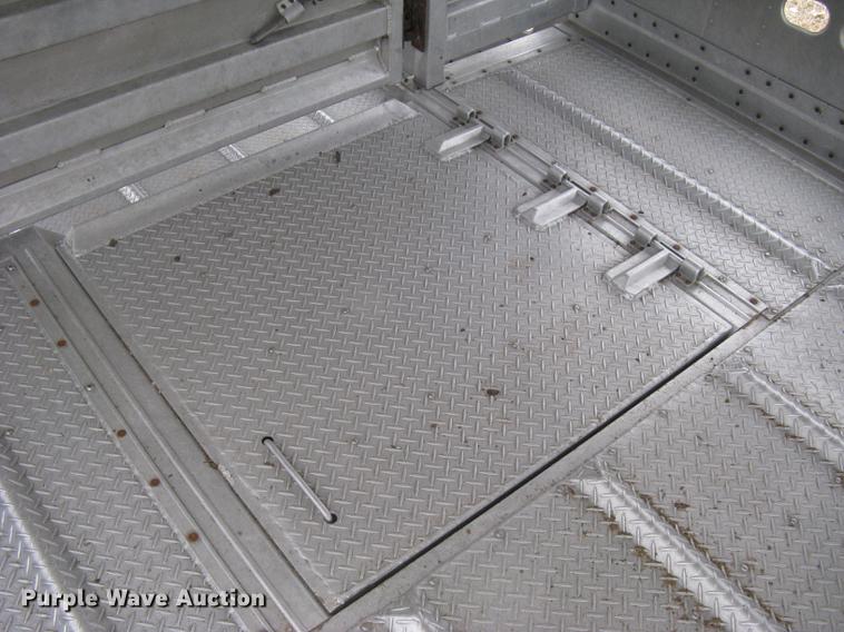 image for item DC1339 2010 Wilson Silver Star PSDCL-402 livestock trailer