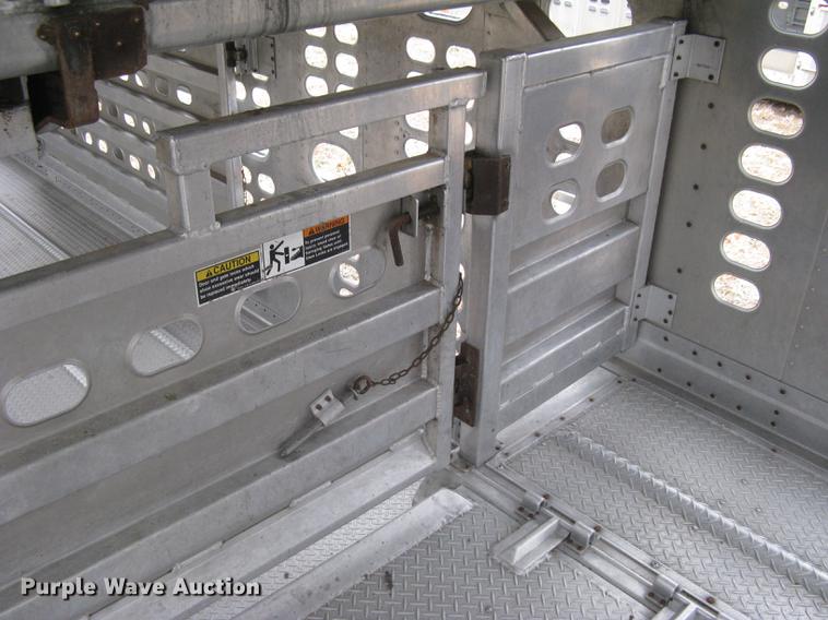 image for item DC1339 2010 Wilson Silver Star PSDCL-402 livestock trailer