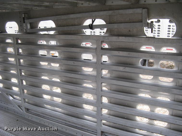 image for item DC1339 2010 Wilson Silver Star PSDCL-402 livestock trailer