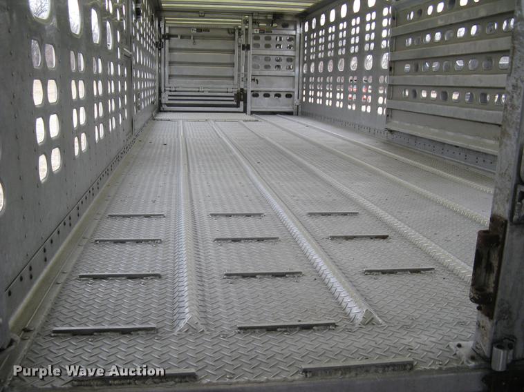 image for item DC1339 2010 Wilson Silver Star PSDCL-402 livestock trailer