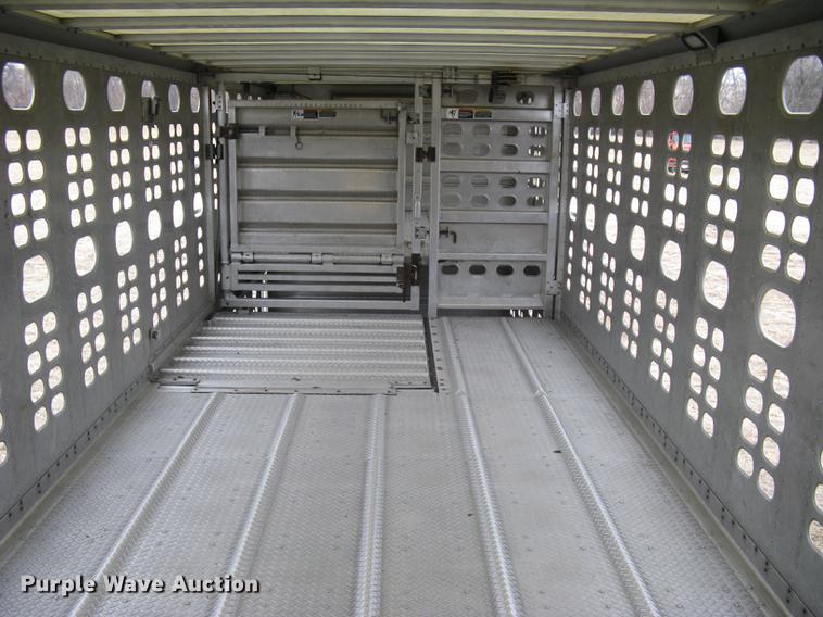 image for item DC1339 2010 Wilson Silver Star PSDCL-402 livestock trailer