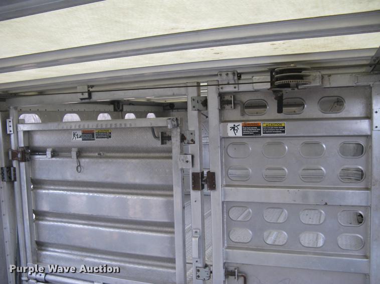 image for item DC1339 2010 Wilson Silver Star PSDCL-402 livestock trailer