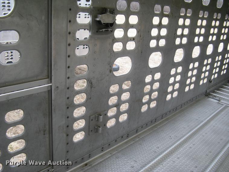 image for item DC1339 2010 Wilson Silver Star PSDCL-402 livestock trailer