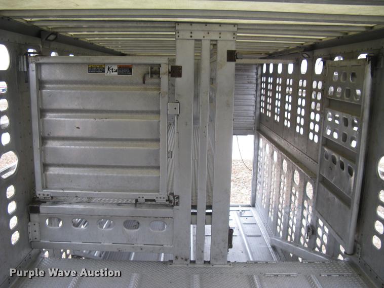 image for item DC1339 2010 Wilson Silver Star PSDCL-402 livestock trailer