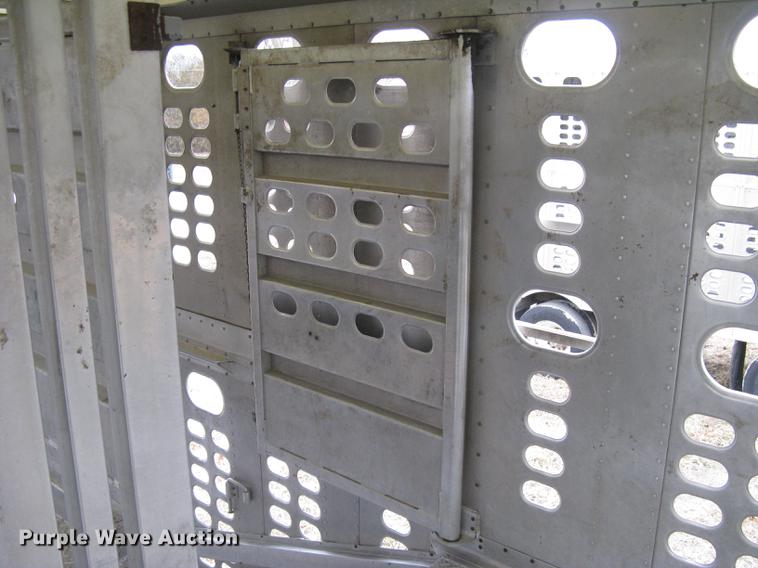 image for item DC1339 2010 Wilson Silver Star PSDCL-402 livestock trailer