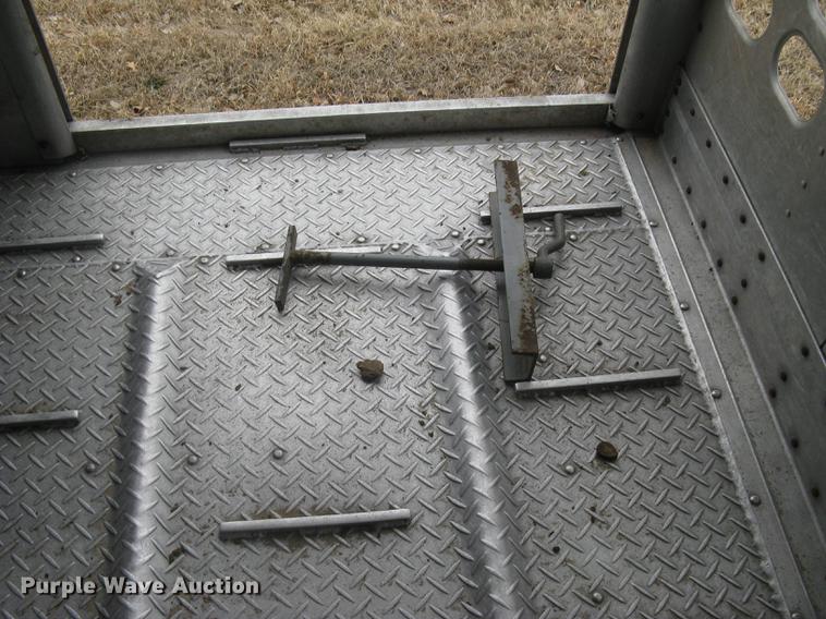 image for item DC1339 2010 Wilson Silver Star PSDCL-402 livestock trailer