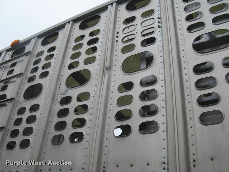 image for item DC1339 2010 Wilson Silver Star PSDCL-402 livestock trailer