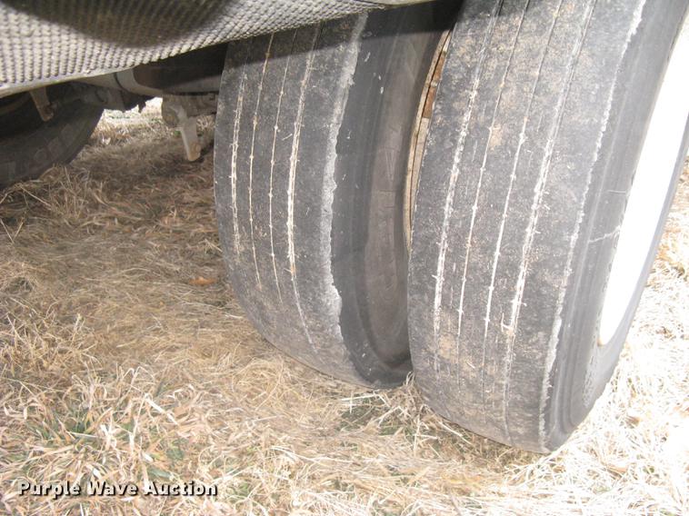 image for item DC1339 2010 Wilson Silver Star PSDCL-402 livestock trailer