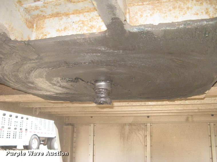 image for item DC1340 2010 Wilson Silver Star PSDCL-402 livestock trailer