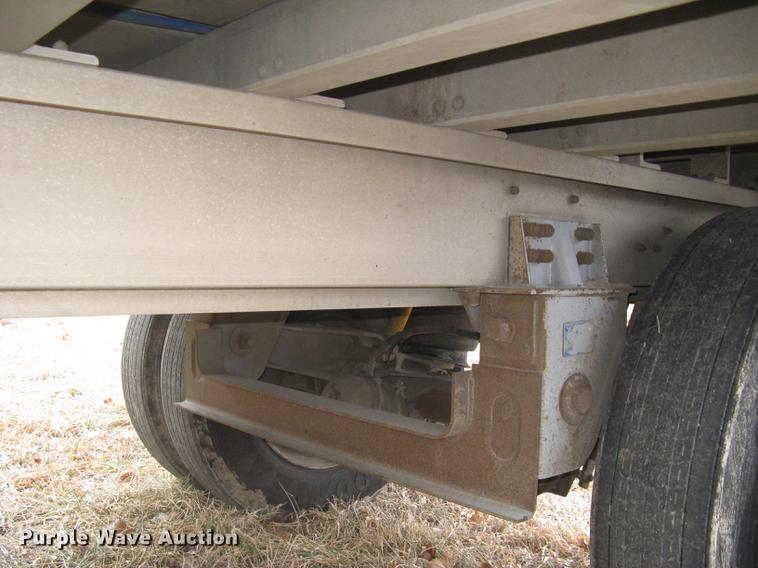 image for item DC1340 2010 Wilson Silver Star PSDCL-402 livestock trailer