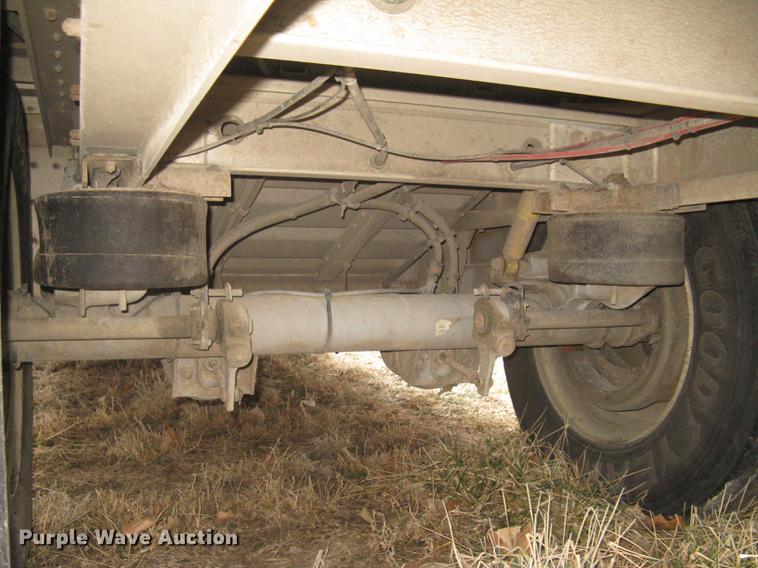 image for item DC1340 2010 Wilson Silver Star PSDCL-402 livestock trailer