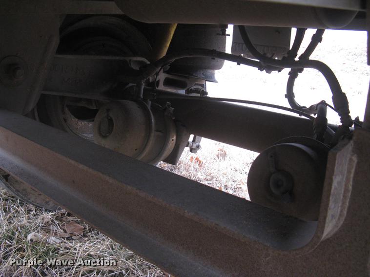 image for item DC1340 2010 Wilson Silver Star PSDCL-402 livestock trailer