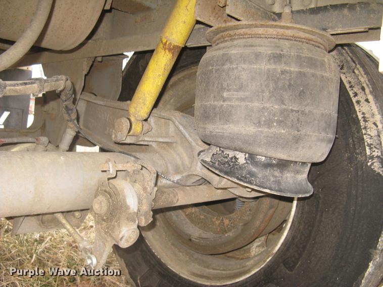 image for item DC1340 2010 Wilson Silver Star PSDCL-402 livestock trailer