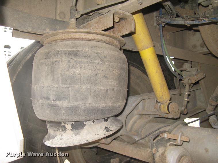 image for item DC1340 2010 Wilson Silver Star PSDCL-402 livestock trailer