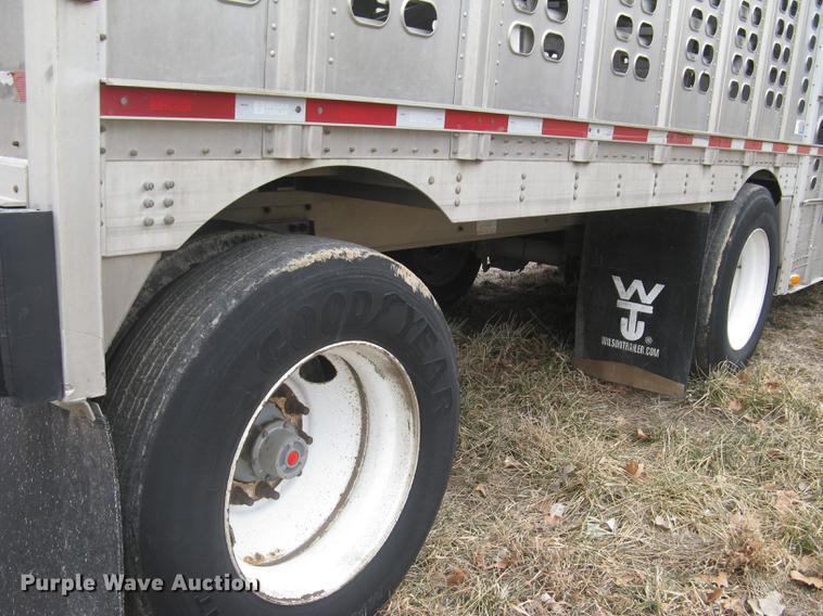 image for item DC1340 2010 Wilson Silver Star PSDCL-402 livestock trailer