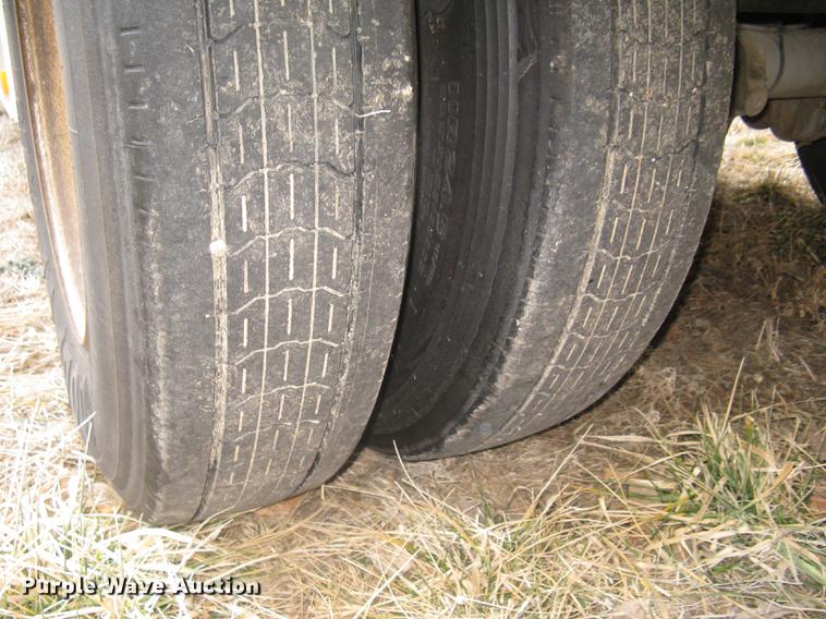 image for item DC1340 2010 Wilson Silver Star PSDCL-402 livestock trailer