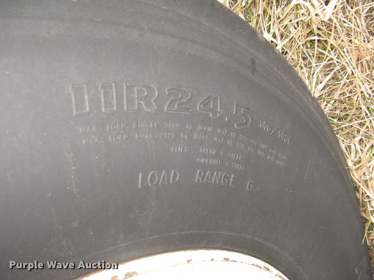 image for item DC1340 2010 Wilson Silver Star PSDCL-402 livestock trailer