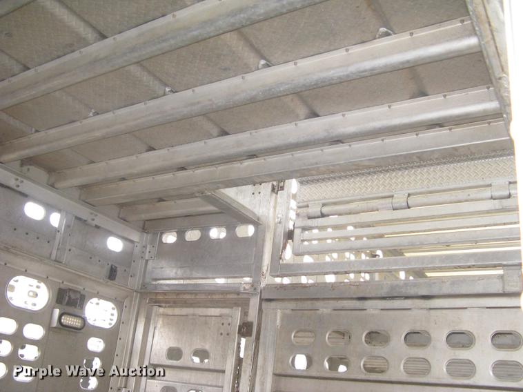 image for item DC1340 2010 Wilson Silver Star PSDCL-402 livestock trailer