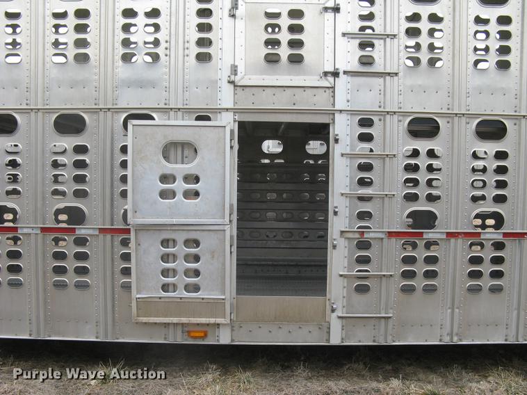 image for item DC1340 2010 Wilson Silver Star PSDCL-402 livestock trailer