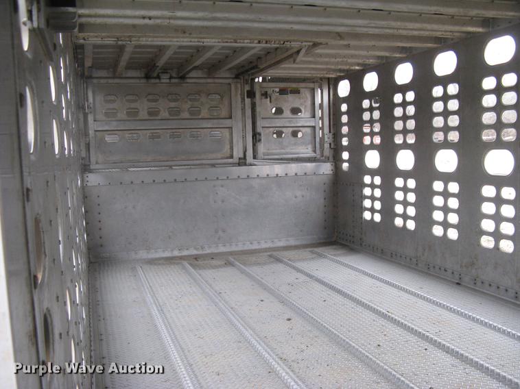 image for item DC1340 2010 Wilson Silver Star PSDCL-402 livestock trailer