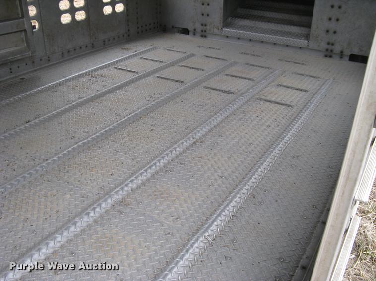 image for item DC1340 2010 Wilson Silver Star PSDCL-402 livestock trailer