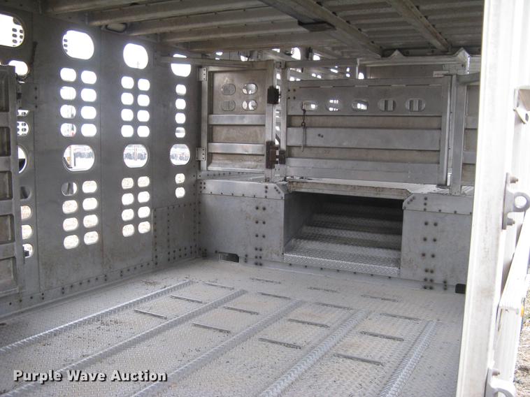 image for item DC1340 2010 Wilson Silver Star PSDCL-402 livestock trailer