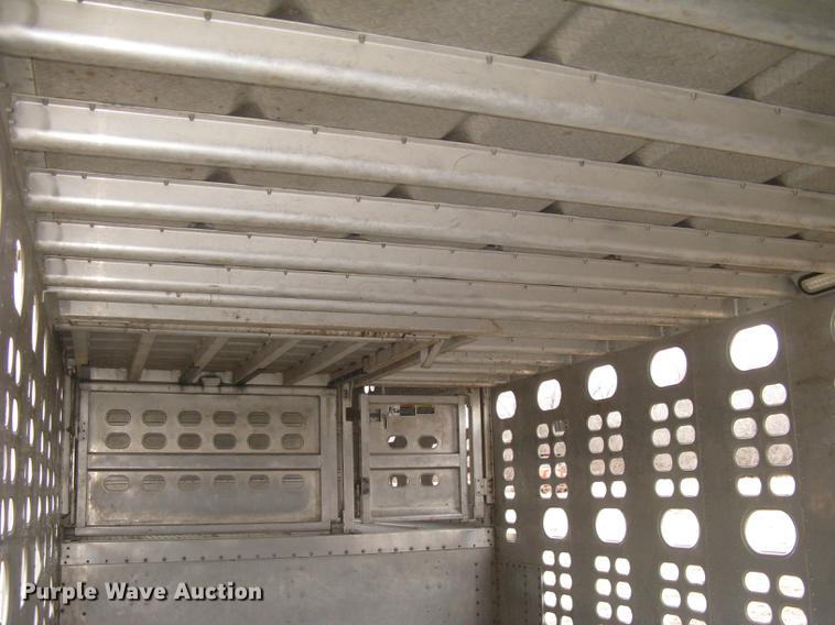 image for item DC1340 2010 Wilson Silver Star PSDCL-402 livestock trailer