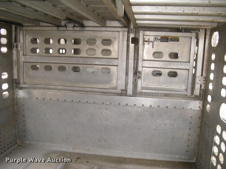 image for item DC1340 2010 Wilson Silver Star PSDCL-402 livestock trailer