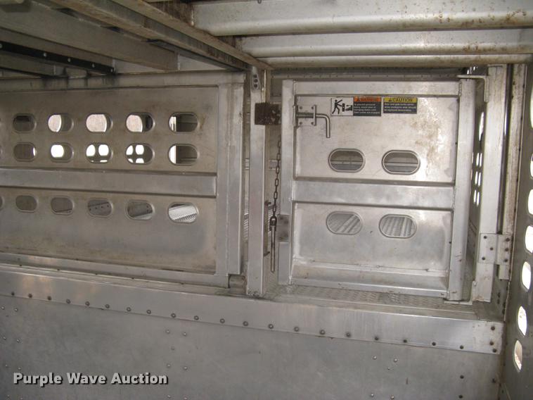 image for item DC1340 2010 Wilson Silver Star PSDCL-402 livestock trailer
