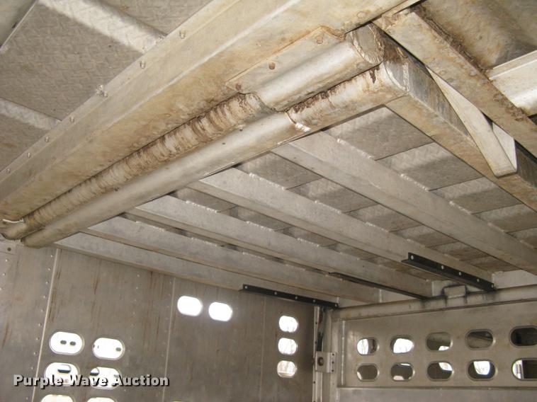 image for item DC1340 2010 Wilson Silver Star PSDCL-402 livestock trailer