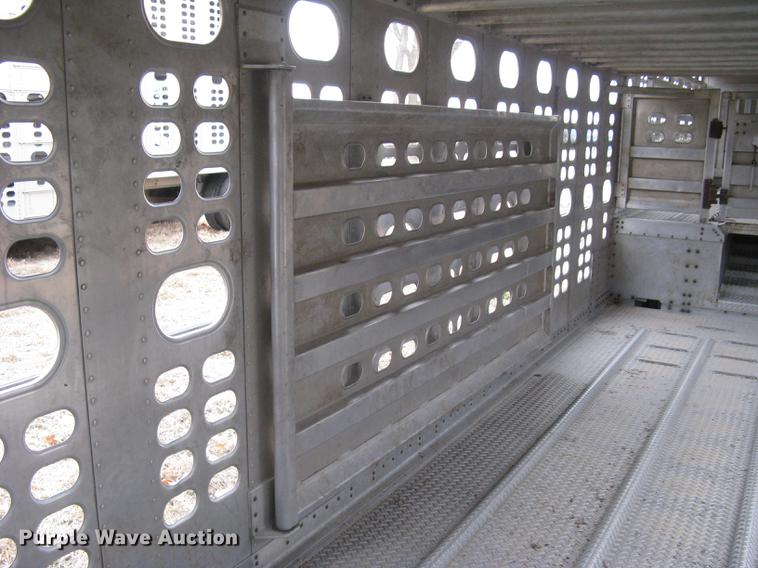 image for item DC1340 2010 Wilson Silver Star PSDCL-402 livestock trailer