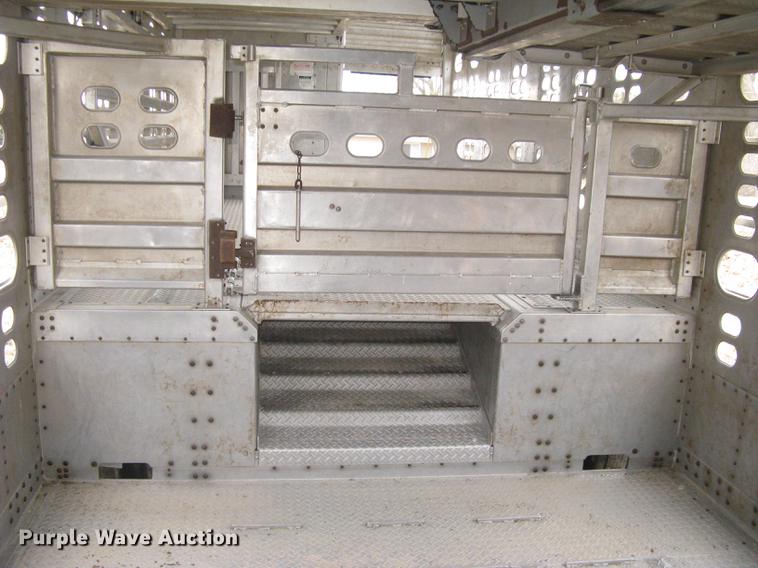 image for item DC1340 2010 Wilson Silver Star PSDCL-402 livestock trailer