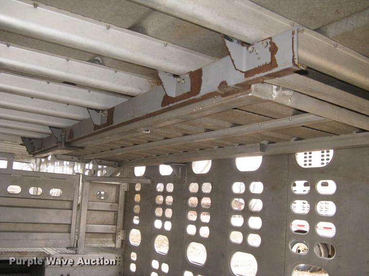 image for item DC1340 2010 Wilson Silver Star PSDCL-402 livestock trailer