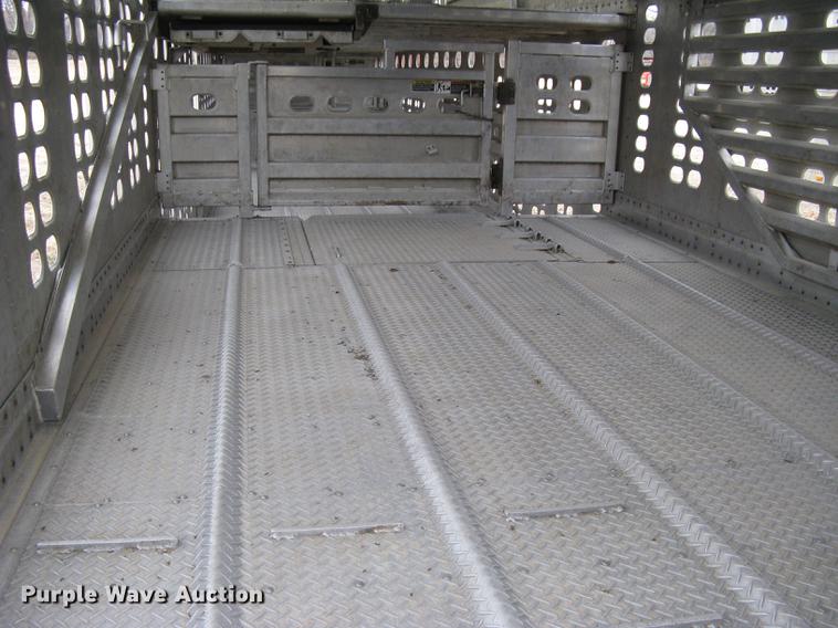 image for item DC1340 2010 Wilson Silver Star PSDCL-402 livestock trailer