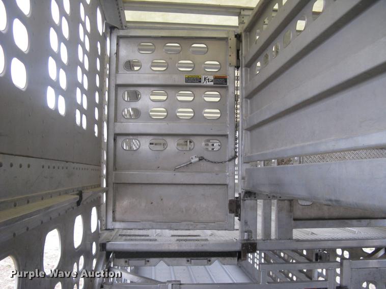 image for item DC1340 2010 Wilson Silver Star PSDCL-402 livestock trailer