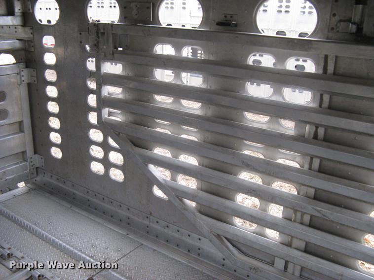 image for item DC1340 2010 Wilson Silver Star PSDCL-402 livestock trailer