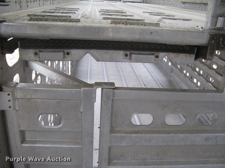 image for item DC1340 2010 Wilson Silver Star PSDCL-402 livestock trailer