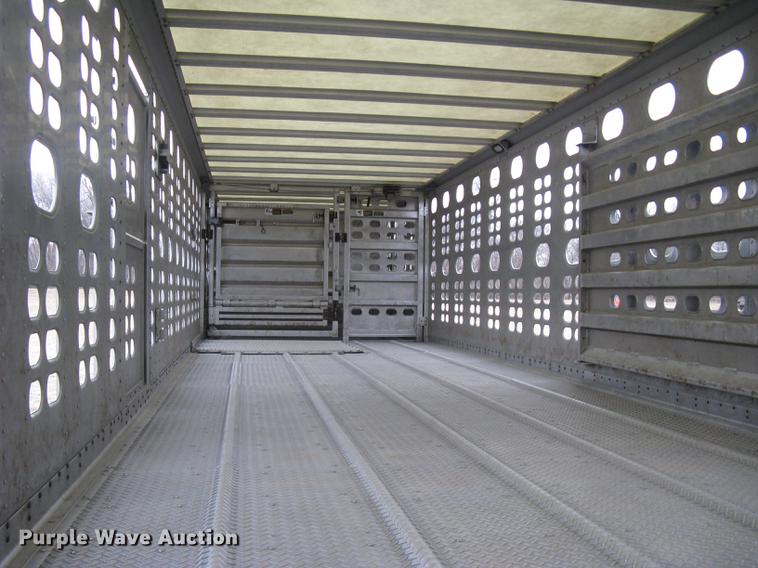 image for item DC1340 2010 Wilson Silver Star PSDCL-402 livestock trailer
