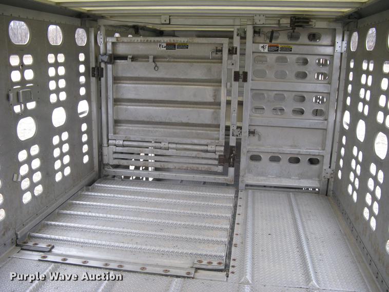 image for item DC1340 2010 Wilson Silver Star PSDCL-402 livestock trailer