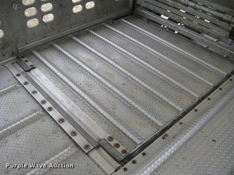 image for item DC1340 2010 Wilson Silver Star PSDCL-402 livestock trailer