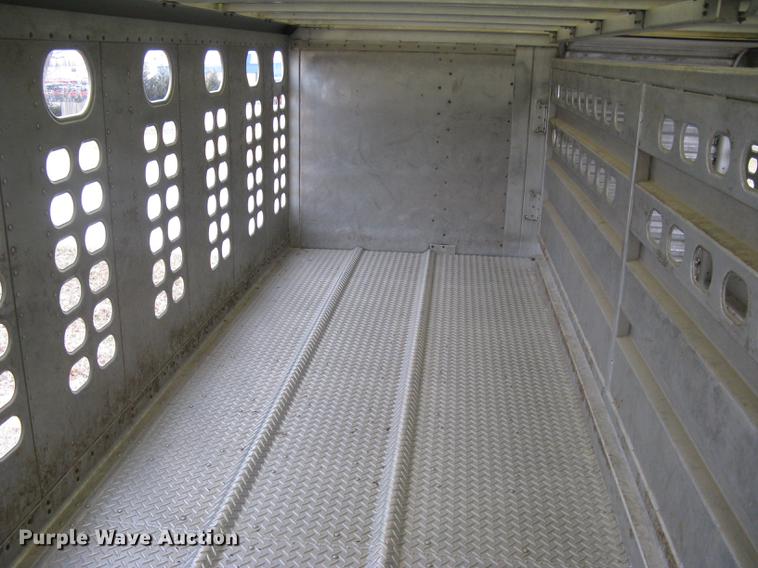 image for item DC1340 2010 Wilson Silver Star PSDCL-402 livestock trailer