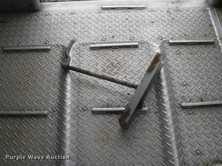 image for item DC1340 2010 Wilson Silver Star PSDCL-402 livestock trailer