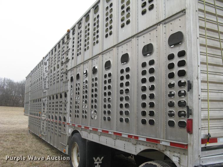 image for item DC1341 2011 Wilson Silver Star PSDCL-402 livestock trailer