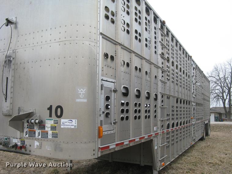 image for item DC1341 2011 Wilson Silver Star PSDCL-402 livestock trailer