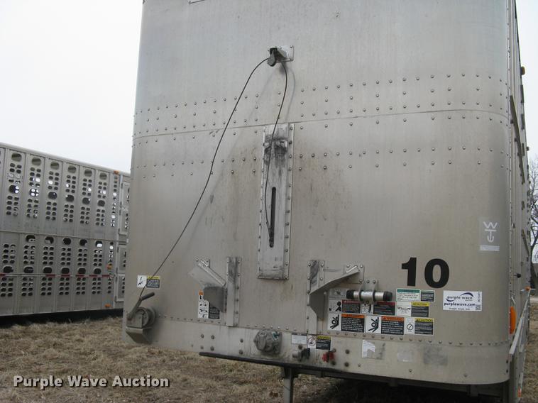image for item DC1341 2011 Wilson Silver Star PSDCL-402 livestock trailer